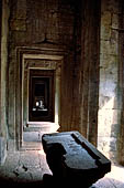 Angkor Thom - Bayon temple, gallery of the second enclosure, interior 